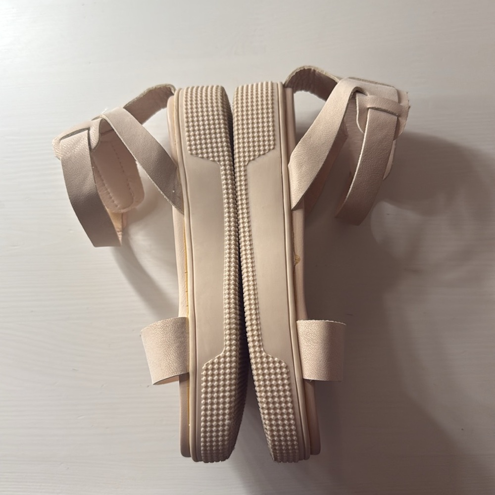 MIA Ellen Flatform Sandal (Little Kid & Big Kid) in pale pink.  size 1. - Picture 4 of 9